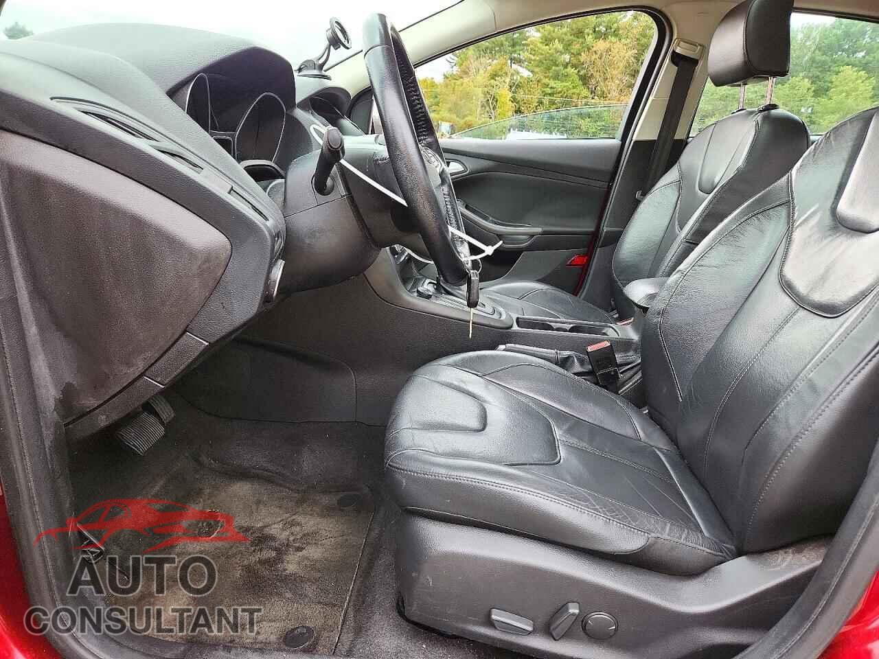 FORD FOCUS 2015 - 1FADP3F29FL283955