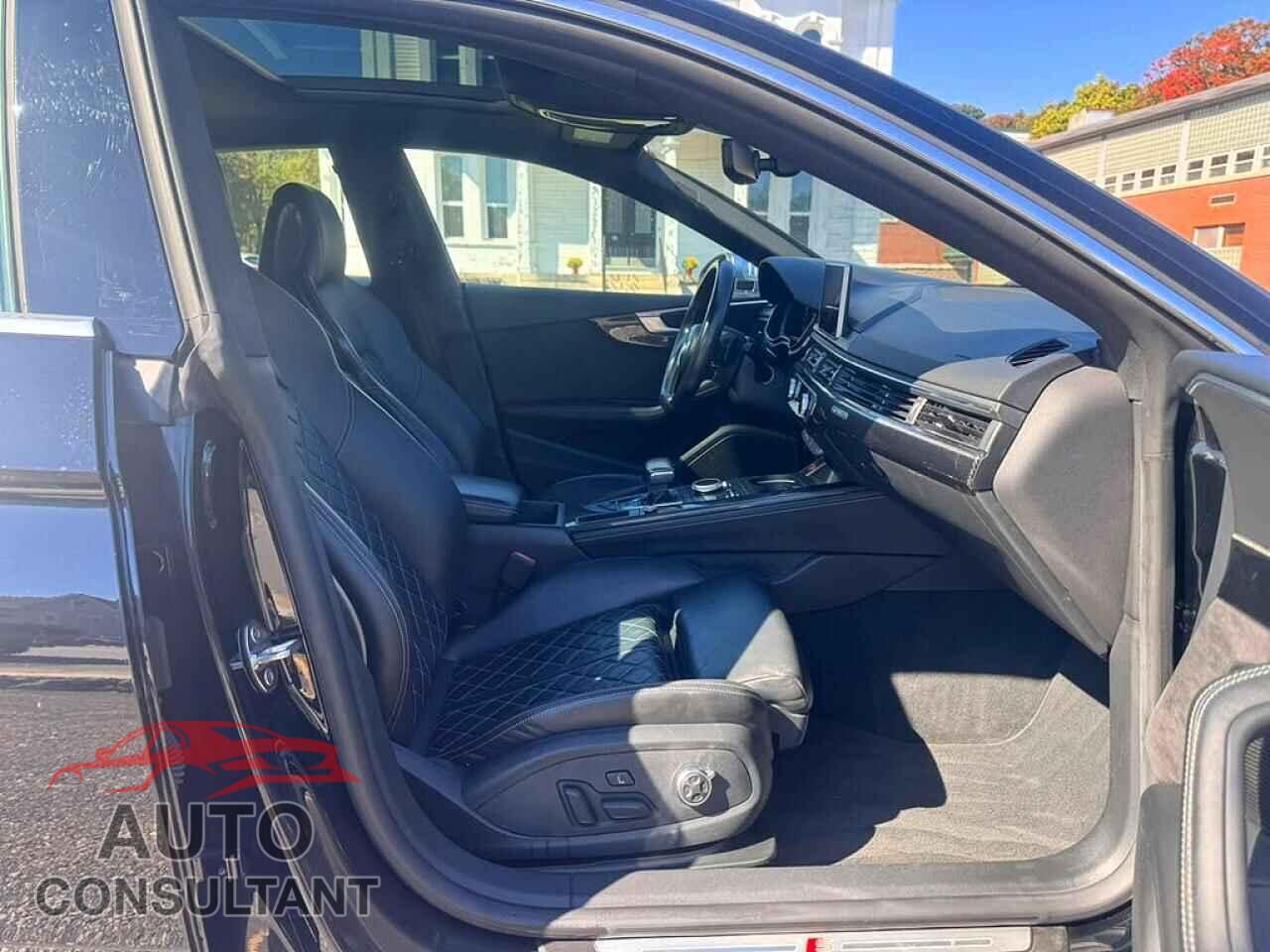 AUDI S5/RS5 2018 - WAUC4CF52JA010544