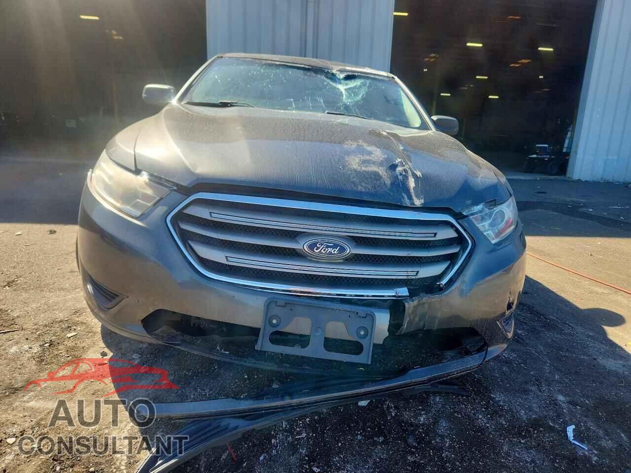 FORD TAURUS 2018 - 1FAHP2D89JG126074