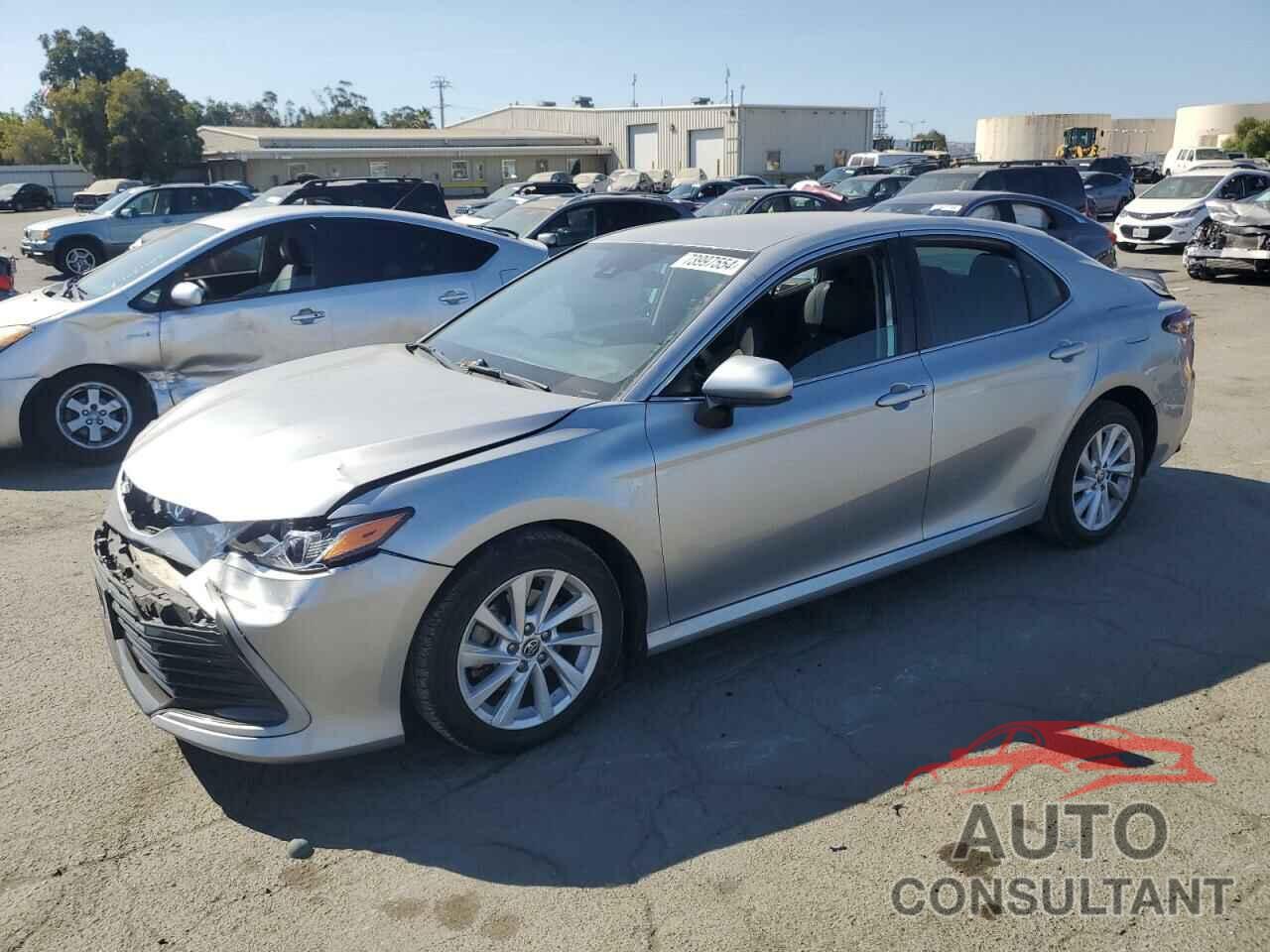 TOYOTA CAMRY 2022 - 4T1C11AK5NU620872