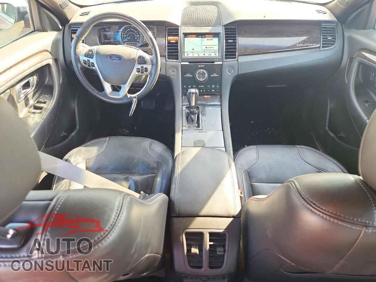 FORD TAURUS 2017 - 1FAHP2F81HG109471