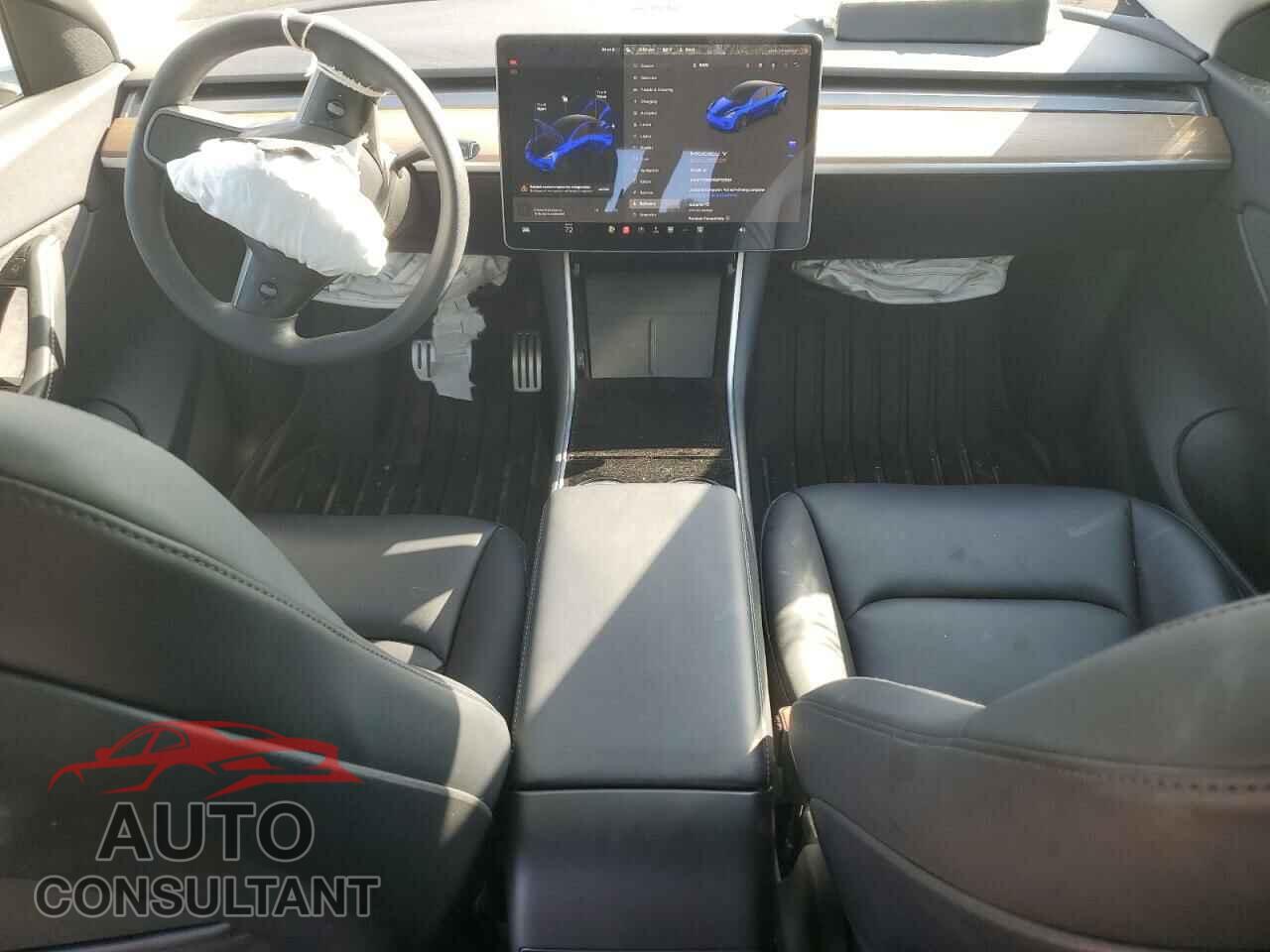 TESLA MODEL Y 2021 - 5YJYGDEF5MF121584