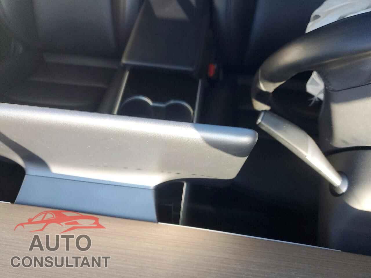 TESLA MODEL 3 2018 - 5YJ3E1EA6JF043671