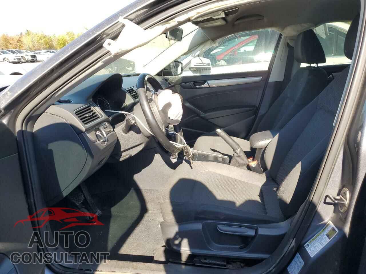 VOLKSWAGEN PASSAT 2014 - 1VWAH7A39EC008020