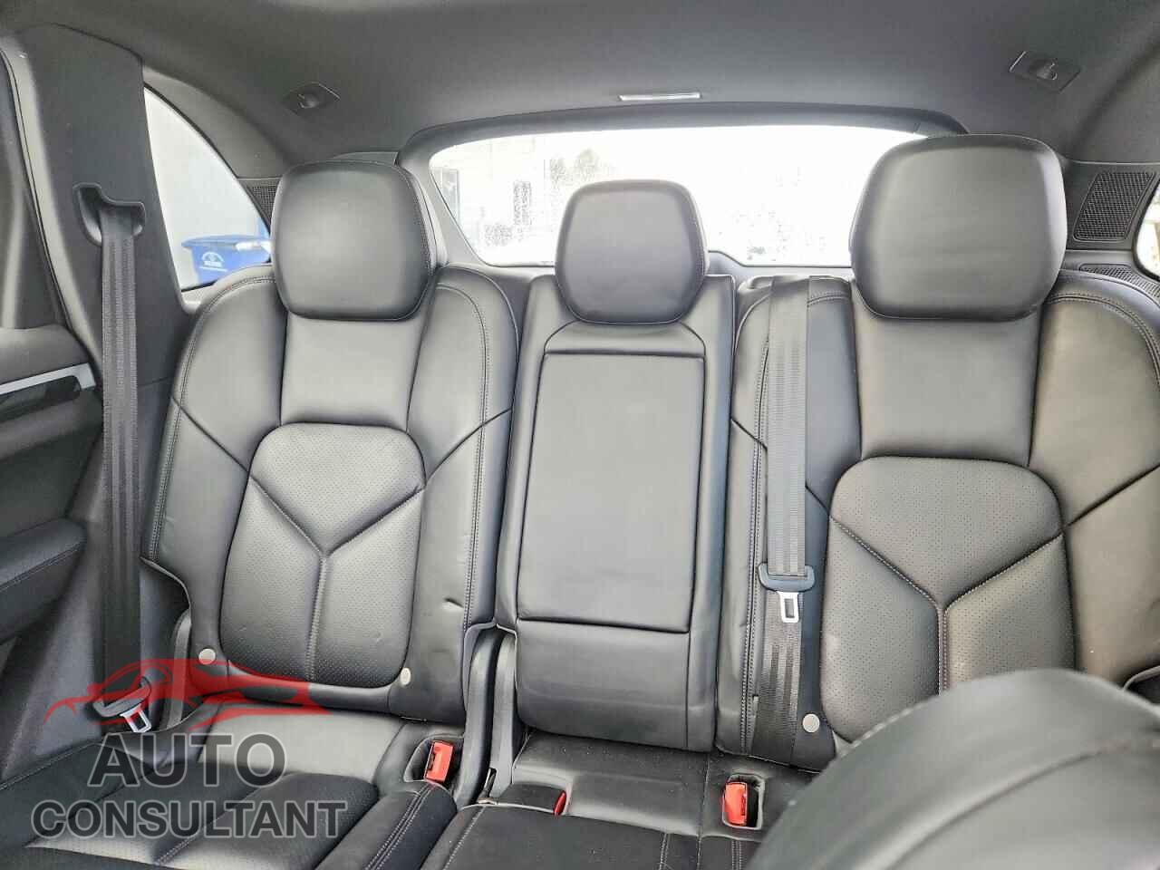 PORSCHE CAYENNE 2016 - WP1AA2A20GKA12689