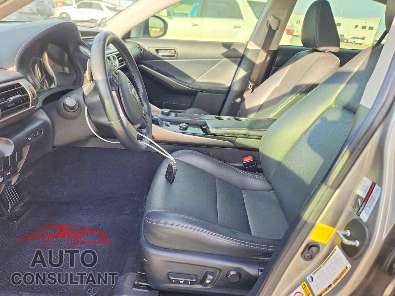 LEXUS IS 2014 - JTHBF1D22E5015021