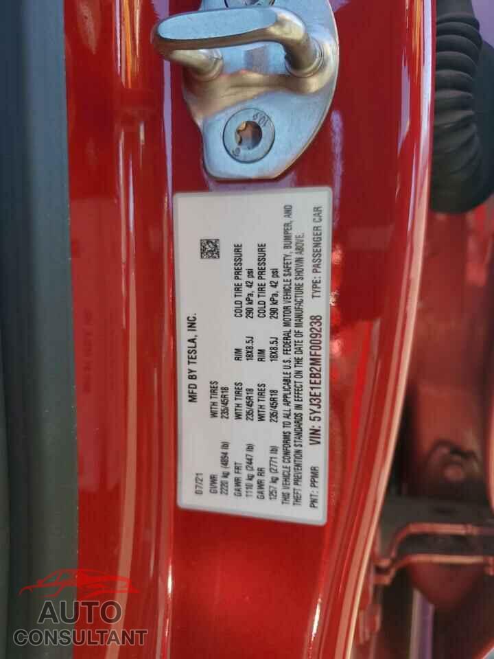 TESLA MODEL 3 2021 - 5YJ3E1EB2MF009238