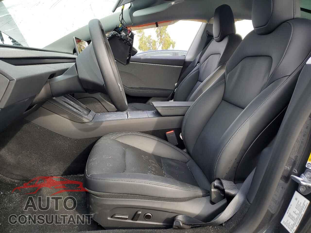 TESLA MODEL 3 2025 - 5YJ3E1EA6SF014558