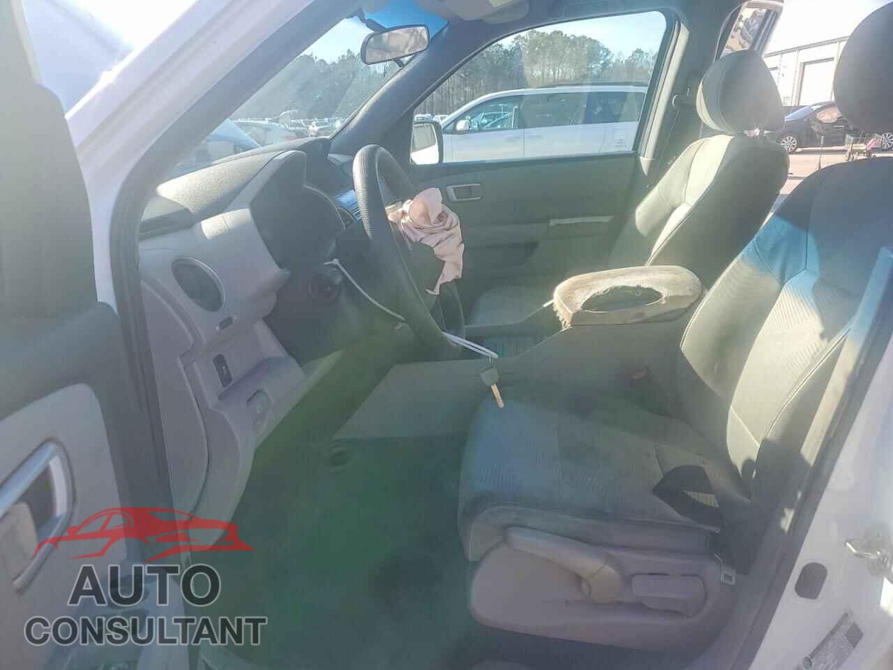 HONDA PILOT 2015 - 5FNYF3H25FB013085