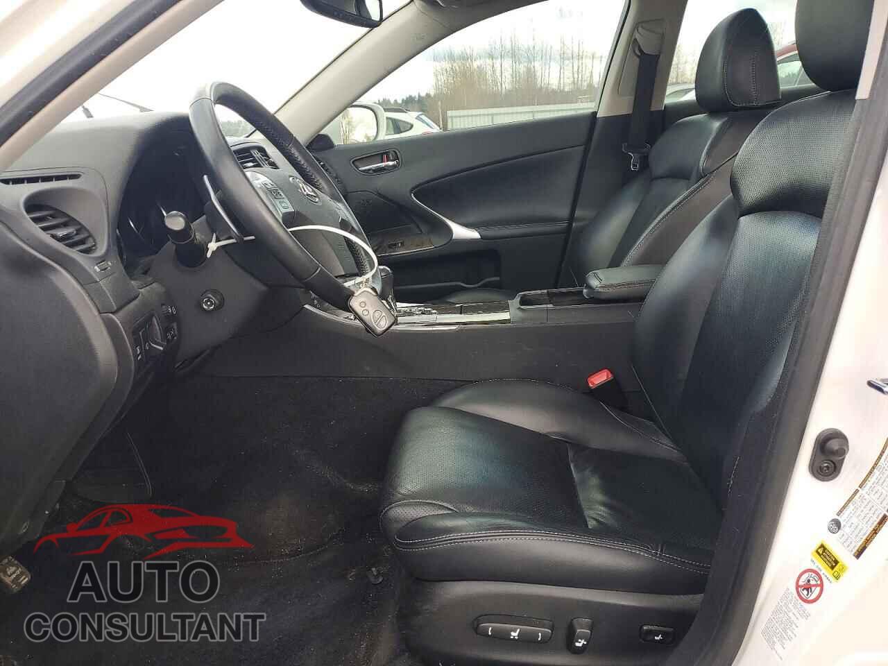LEXUS IS 2011 - JTHCE5C2XB5000617