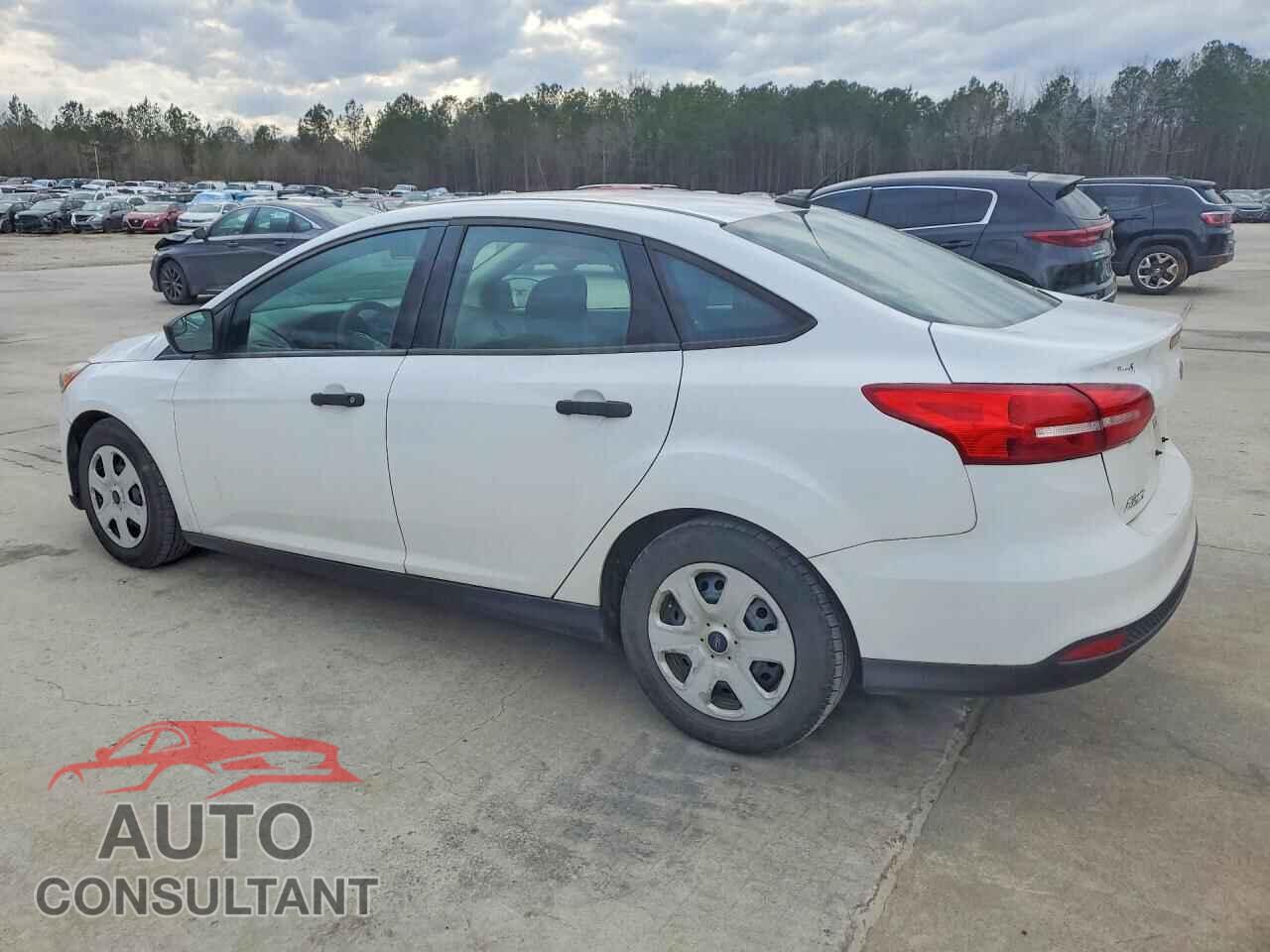 FORD FOCUS 2018 - 1FADP3E27JL238412