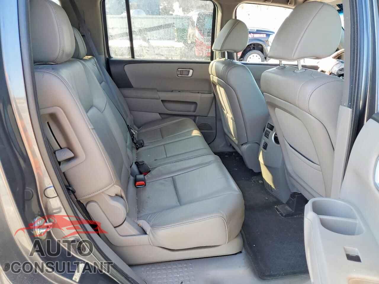 HONDA PILOT 2013 - 5FNYF4H56DB021936