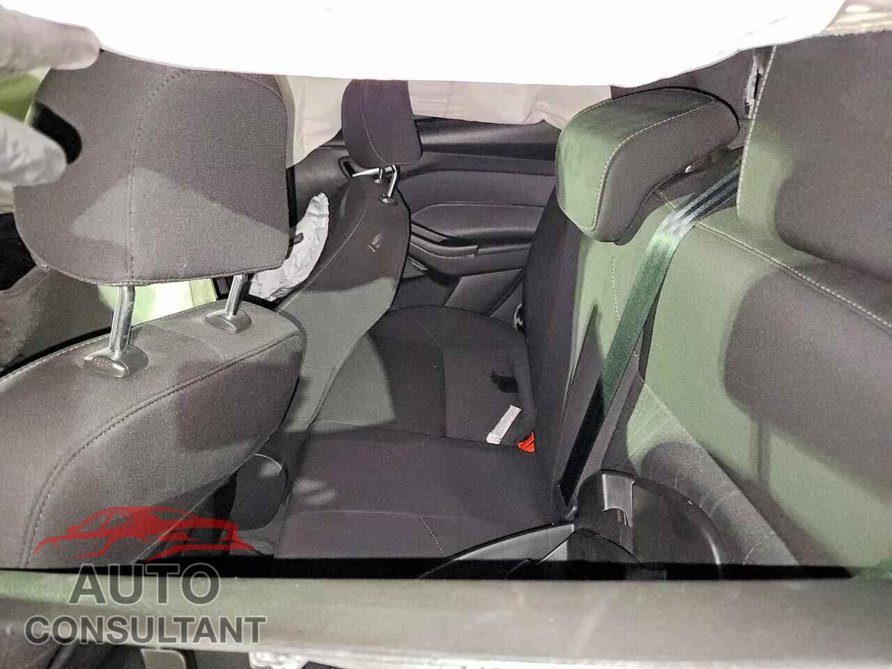 FORD FOCUS 2017 - 1FADP3F22HL211269