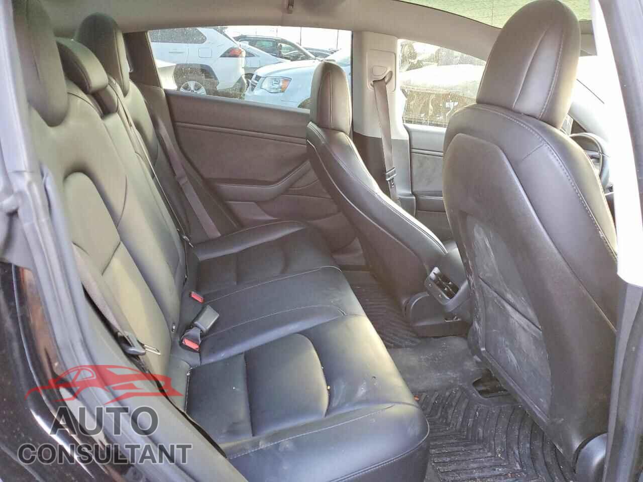 TESLA MODEL 3 2018 - 5YJ3E1EB9JF090475
