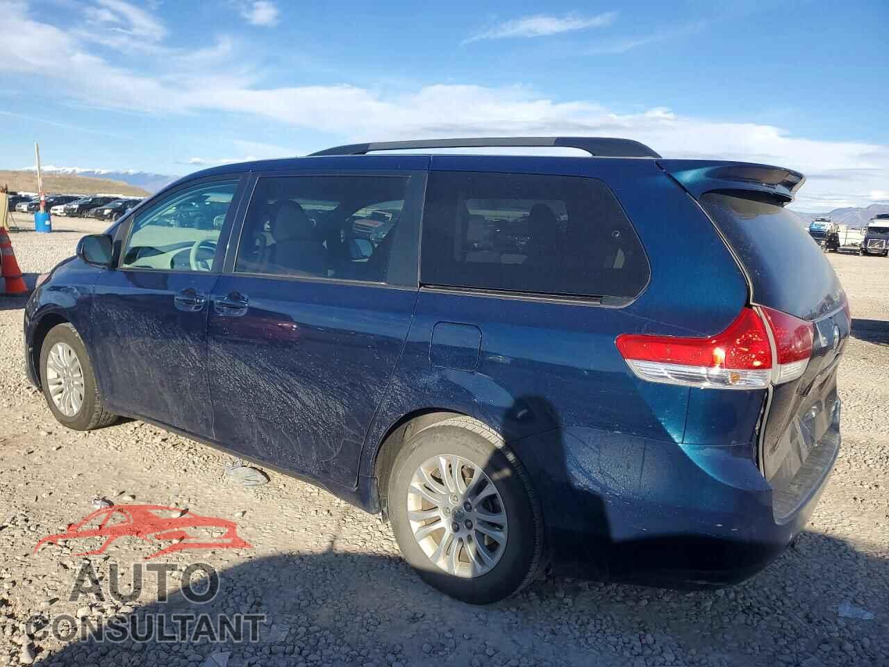 TOYOTA SIENNA 2011 - 5TDYK3DC0BS175948