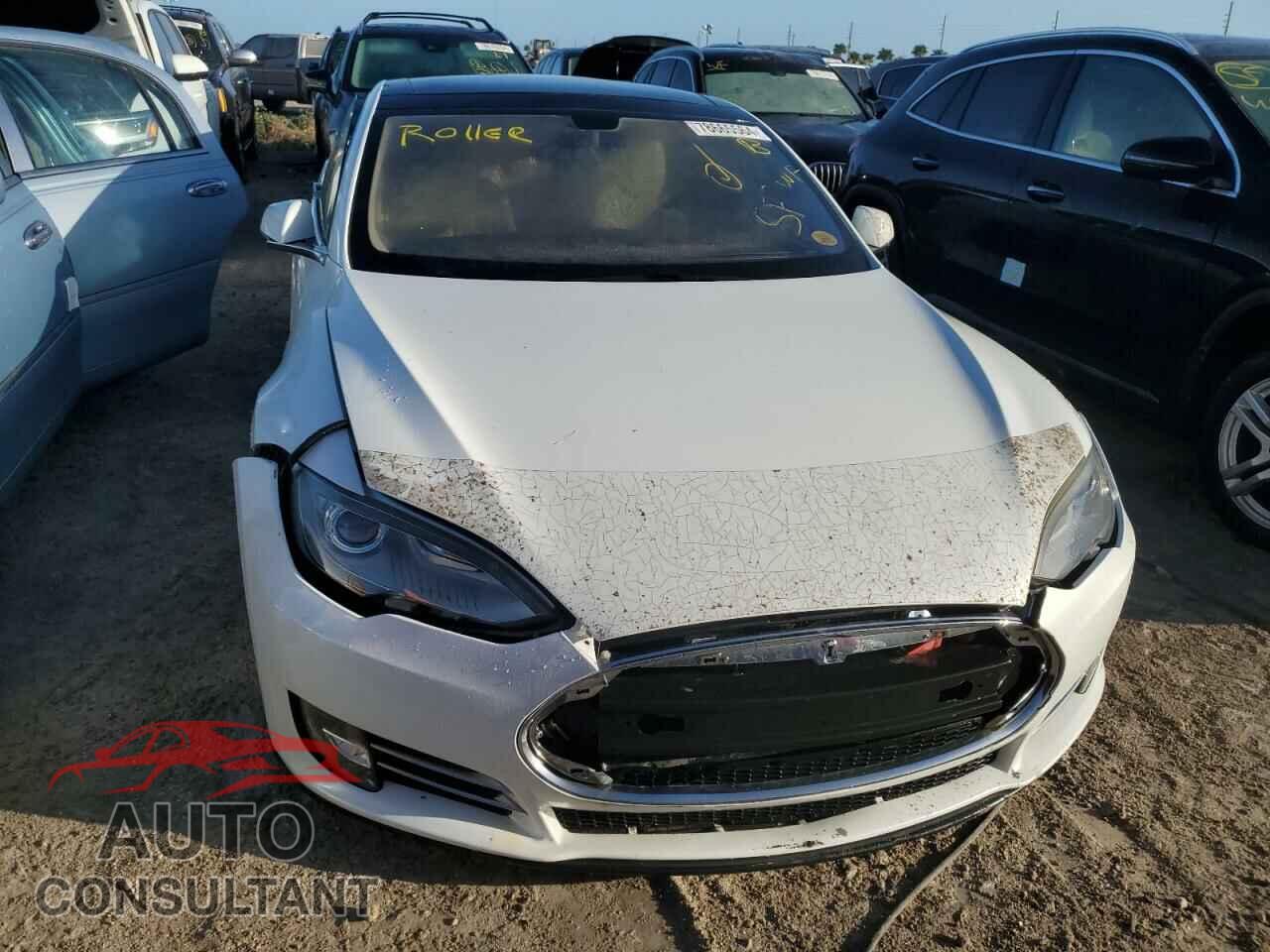 TESLA MODEL S 2013 - 5YJSA1DP6DFP16184