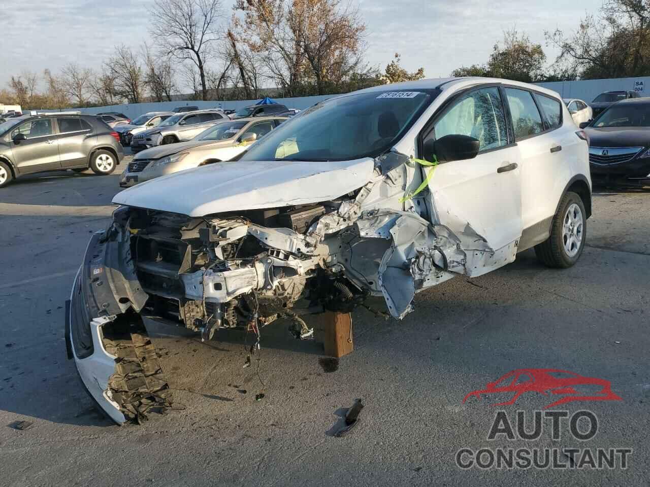 FORD ESCAPE 2018 - 1FMCU0F70JUC59471