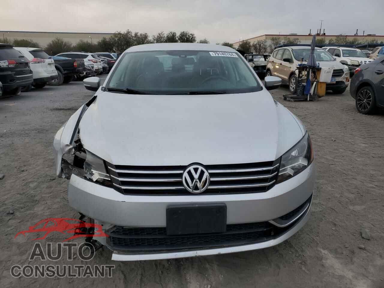 VOLKSWAGEN PASSAT 2015 - 1VWAT7A30FC042184