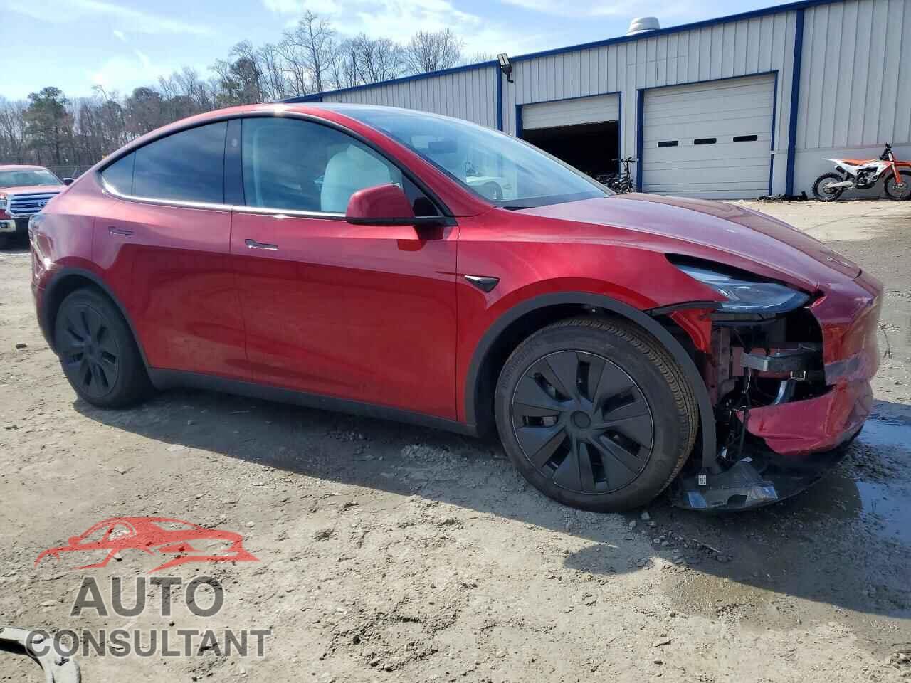 TESLA MODEL Y 2024 - 7SAYGAEE2RF120134