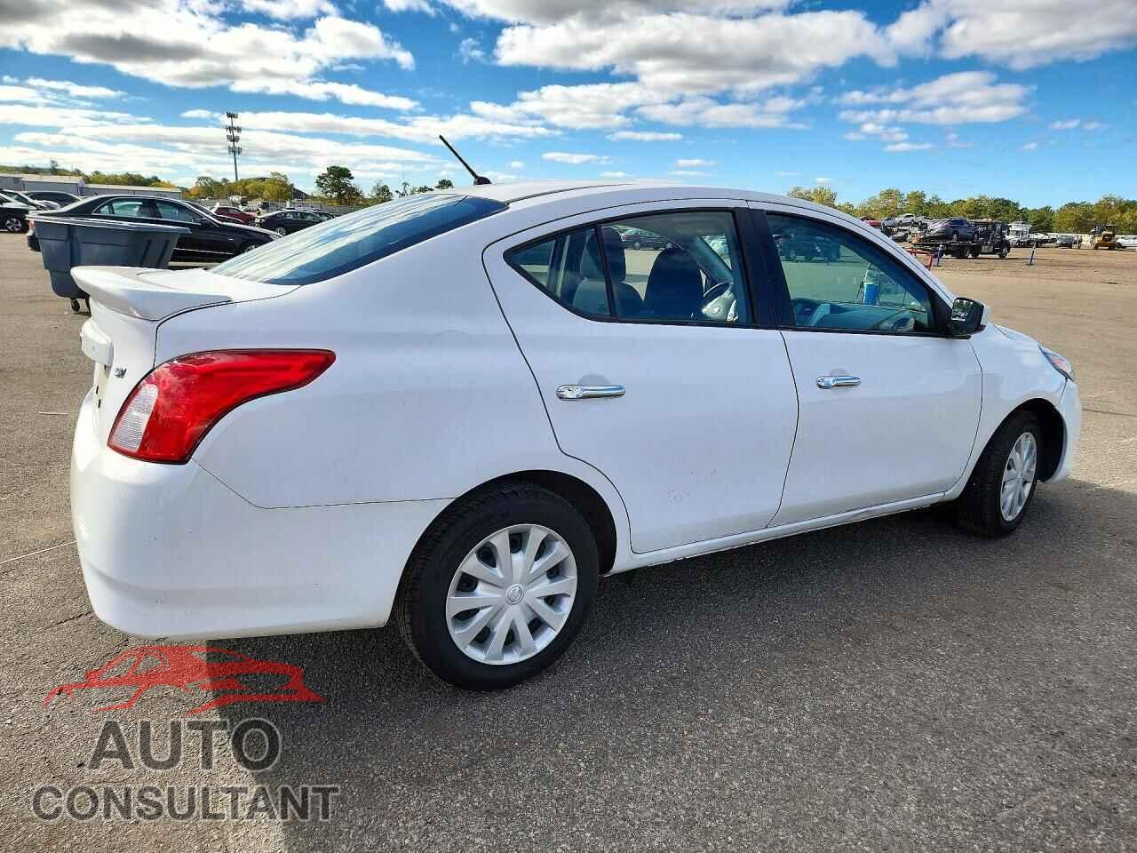 NISSAN VERSA 2019 - 3N1CN7AP3KL875813