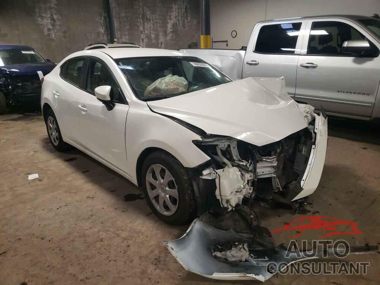 MAZDA 3 2018 - 3MZBN1U77JM187031