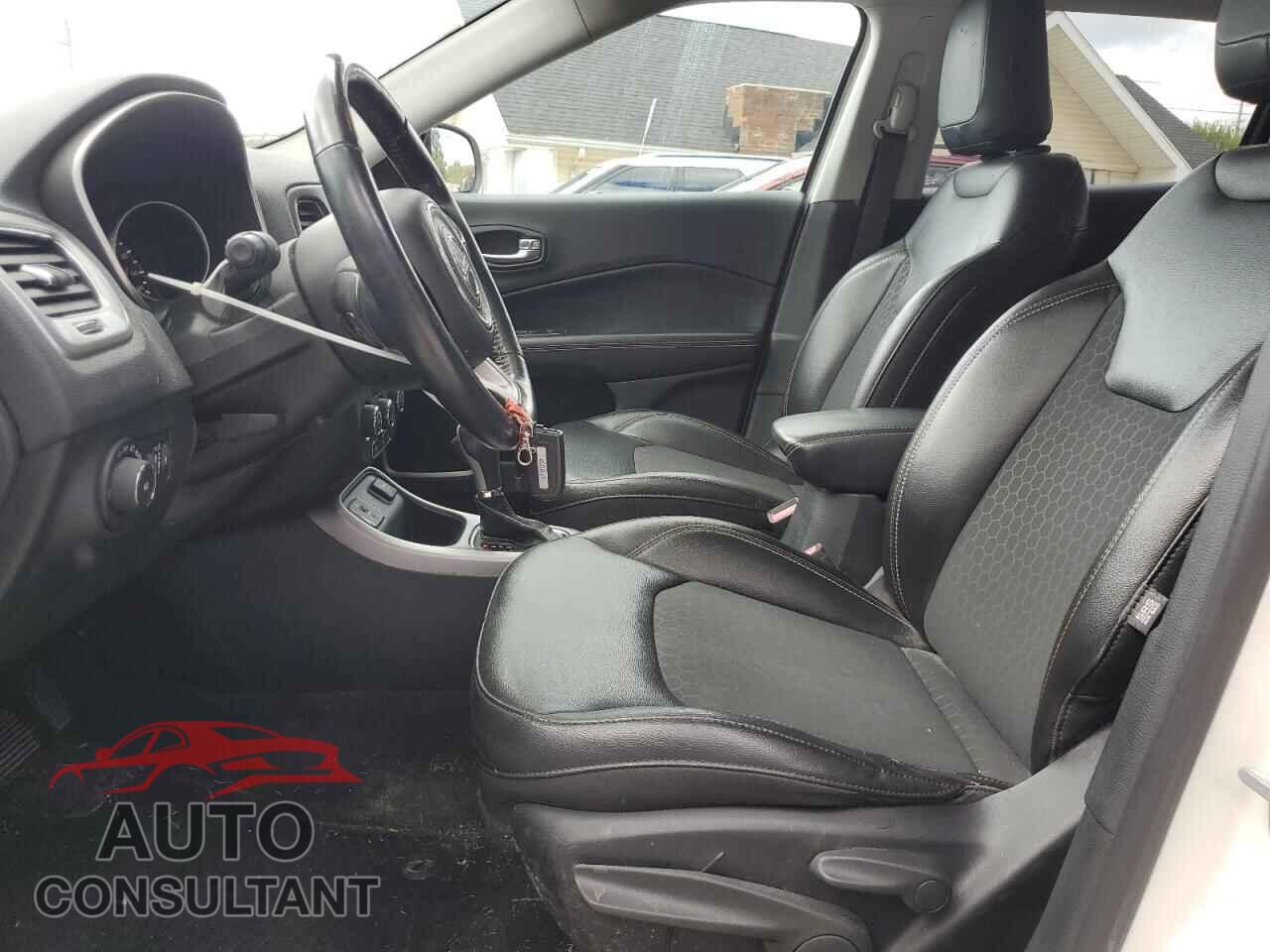 JEEP COMPASS 2018 - 3C4NJCBB5JT272521