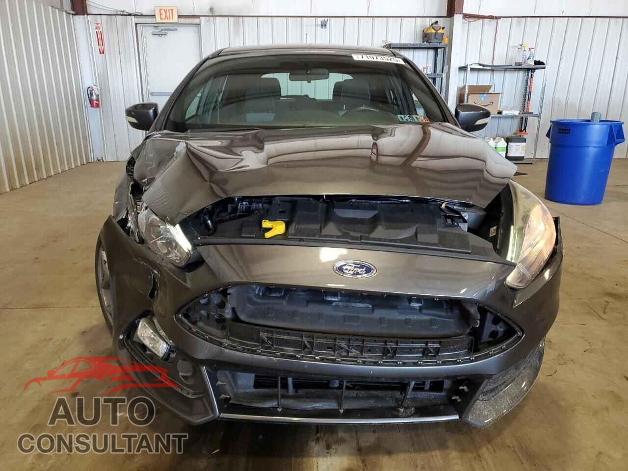 FORD FOCUS 2017 - 1FADP3L94HL322052