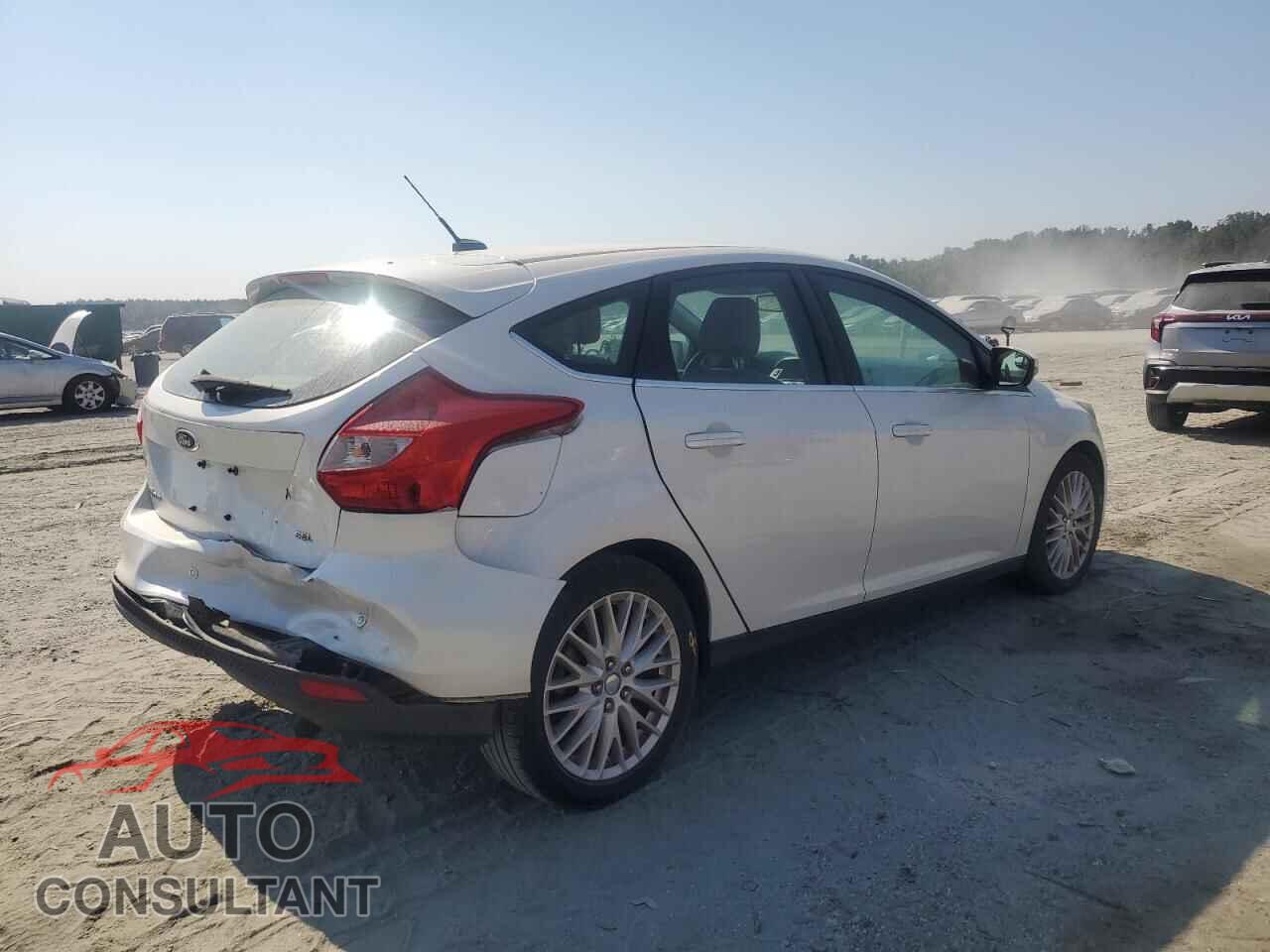 FORD FOCUS 2012 - 1FAHP3M29CL229913