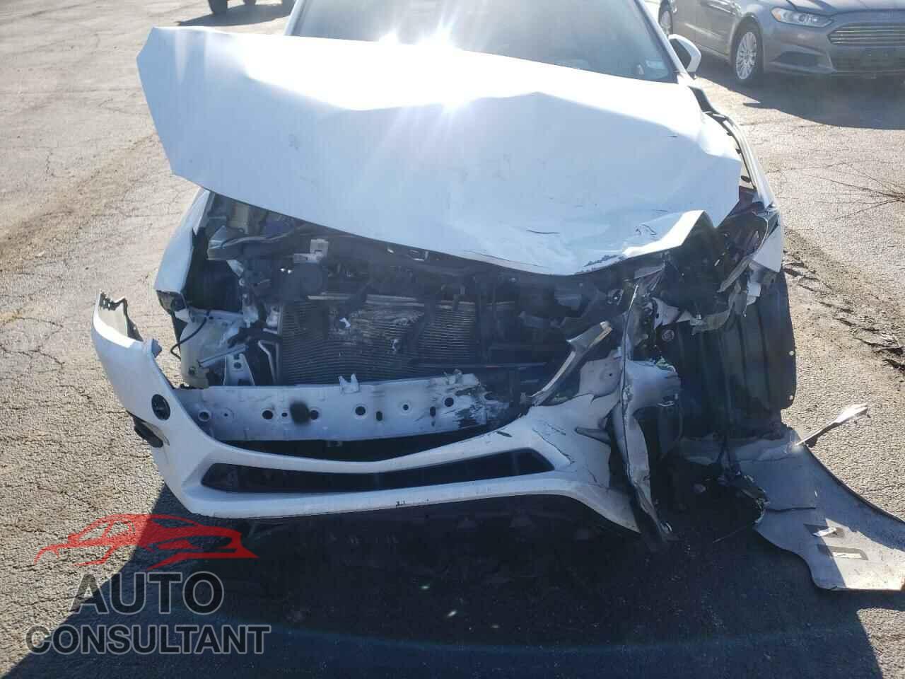 MAZDA 3 2018 - 3MZBN1W31JM267712