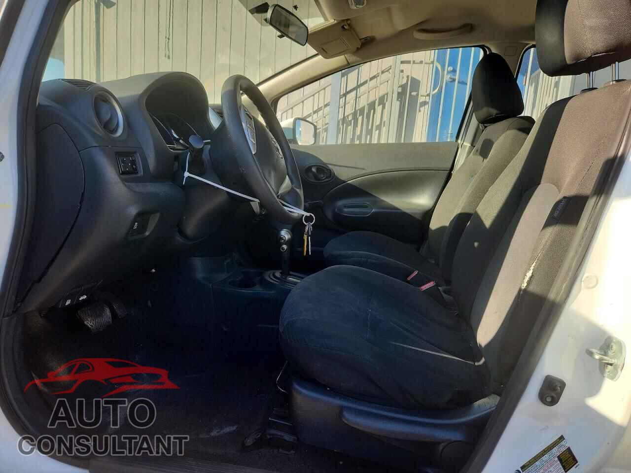 NISSAN VERSA 2017 - 3N1CE2CP3HL352185