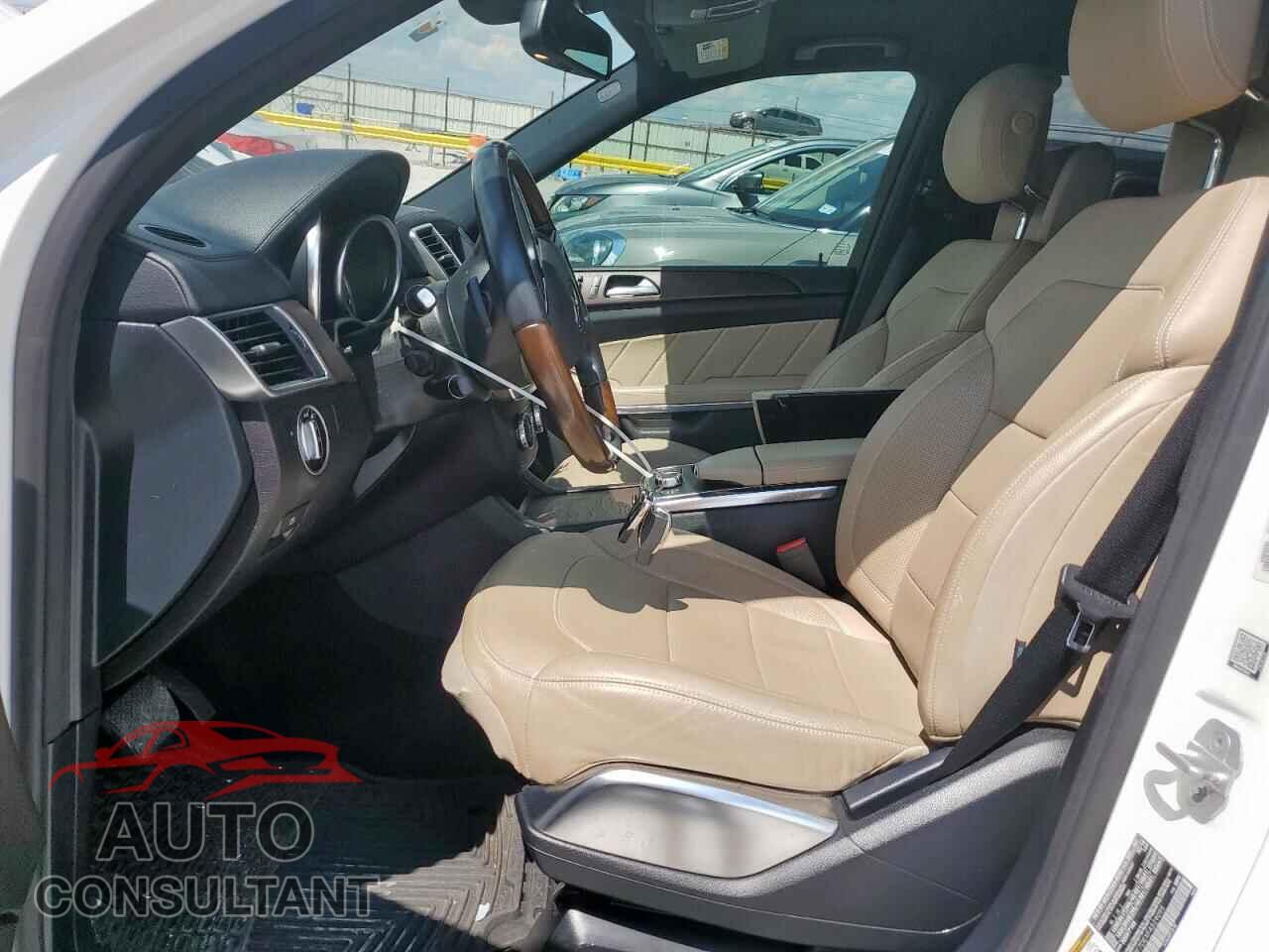MERCEDES-BENZ GL-CLASS 2015 - 4JGDF7DEXFA529095
