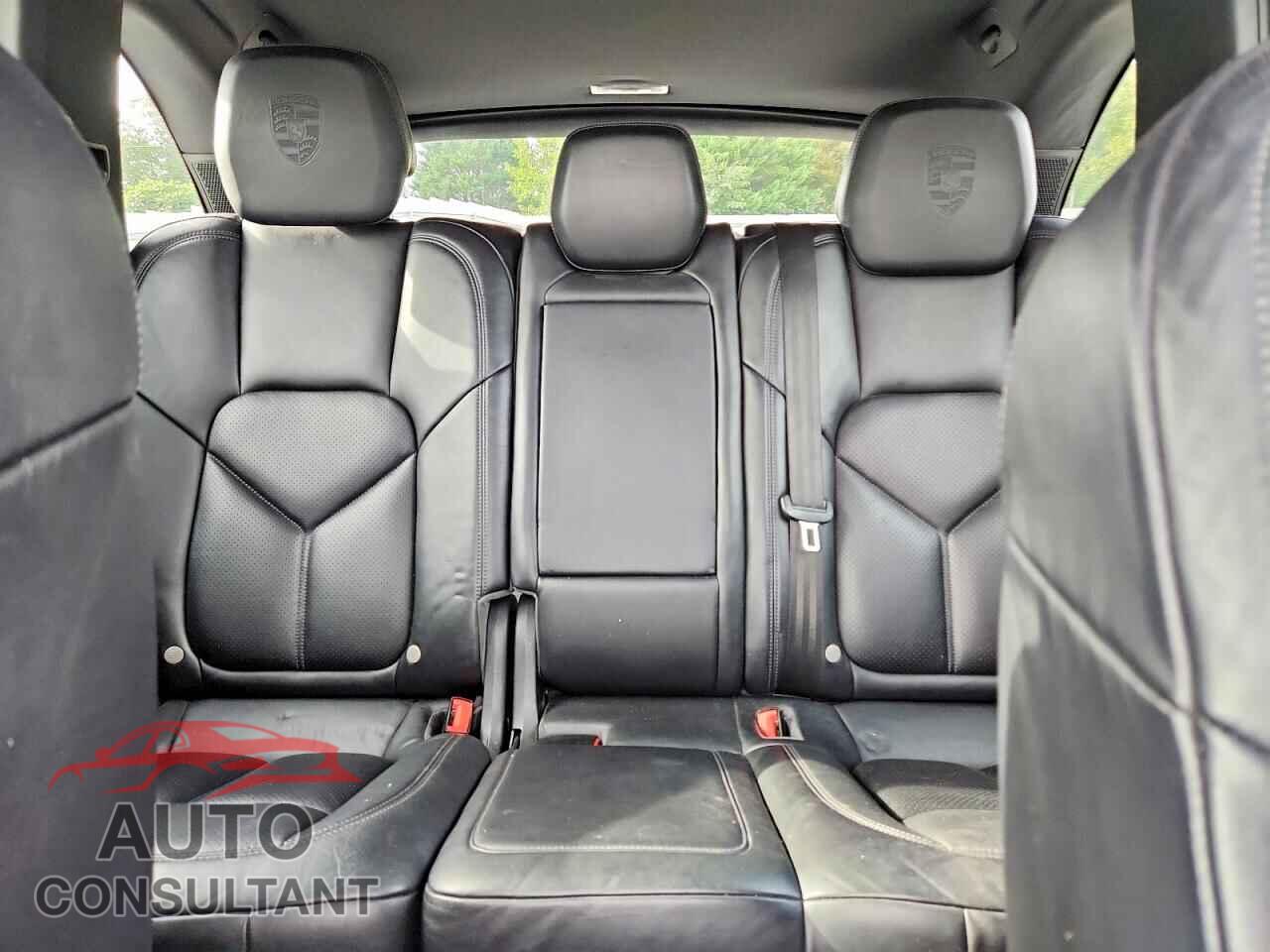 PORSCHE CAYENNE 2017 - WP1AA2A2XHKA80368