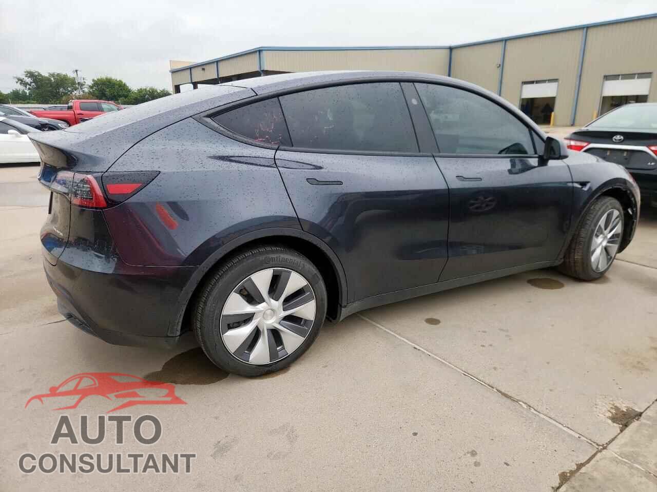 TESLA MODEL Y 2024 - 7SAYGAEEXRF084368