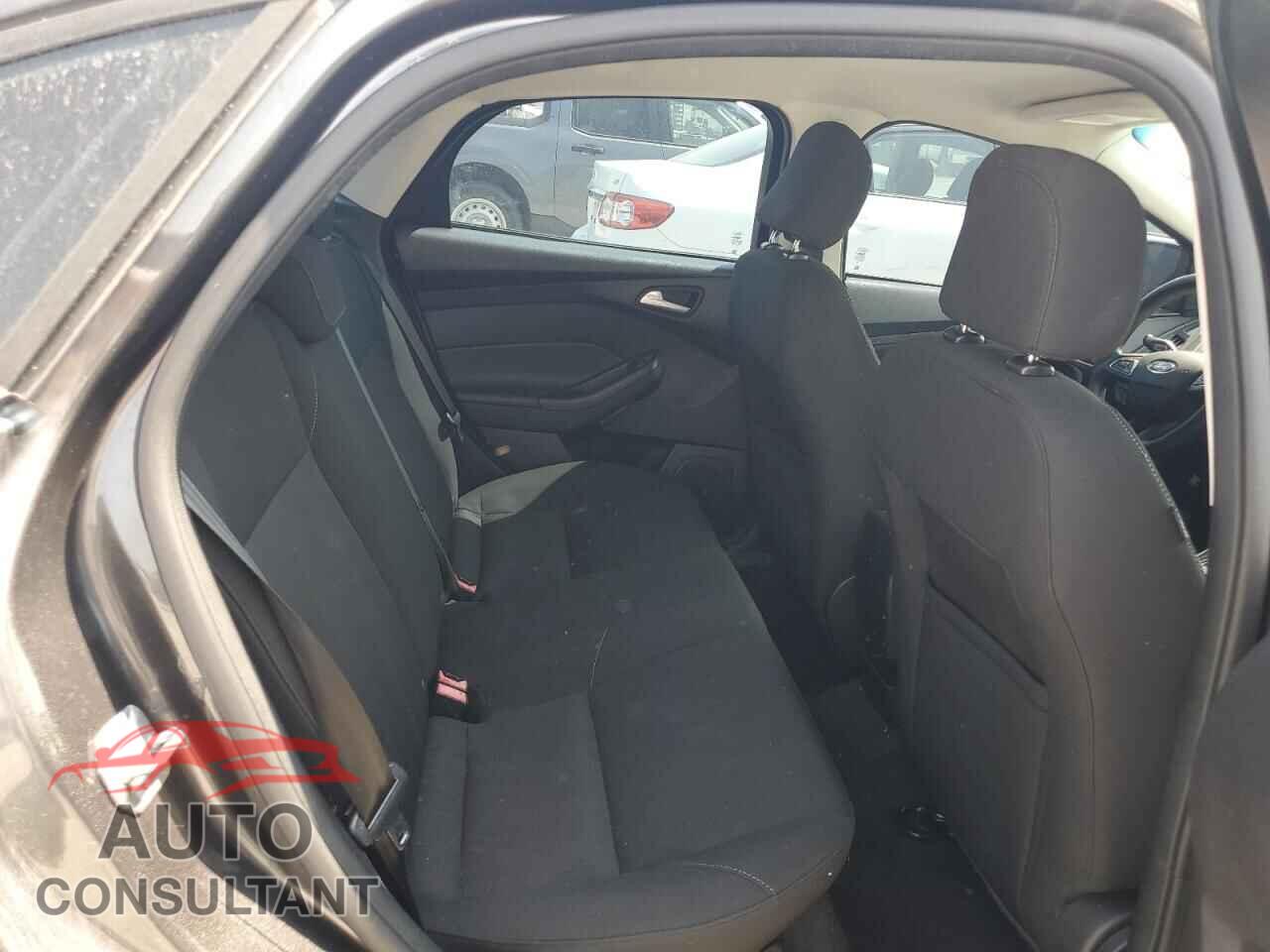 FORD FOCUS 2015 - 1FADP3F23FL293574