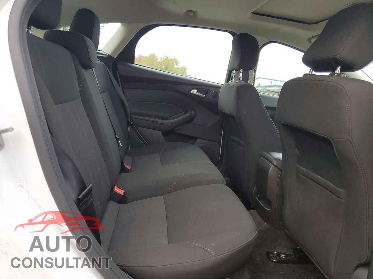 FORD FOCUS 2017 - 1FADP3M26HL266732