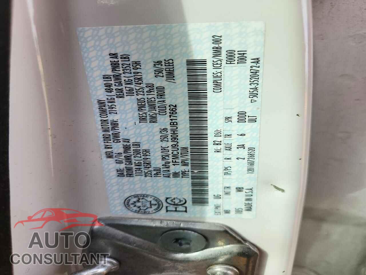 FORD ESCAPE 2017 - 1FMCU9J90HUB17662