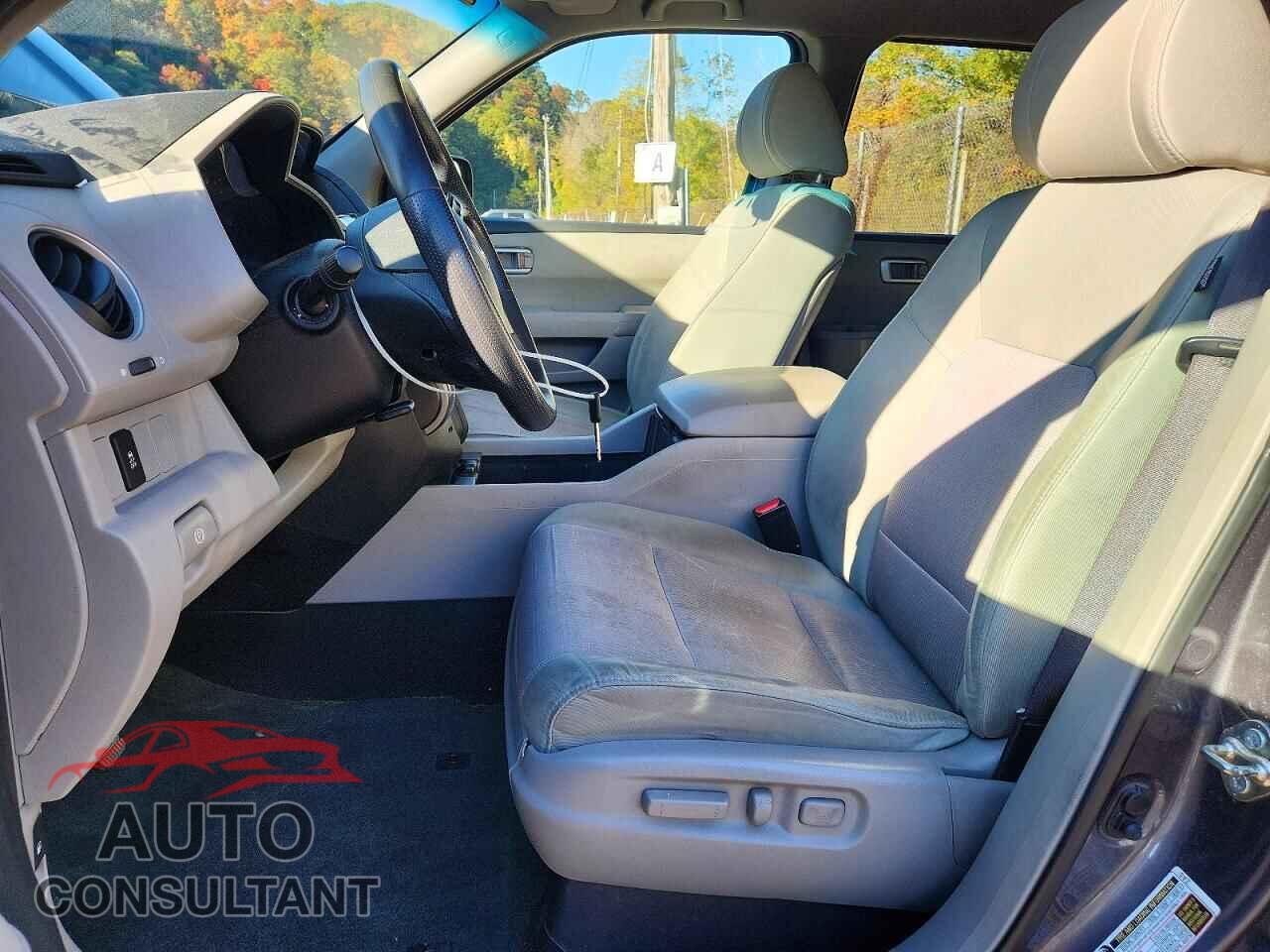 HONDA PILOT 2015 - 5FNYF4H40FB049063