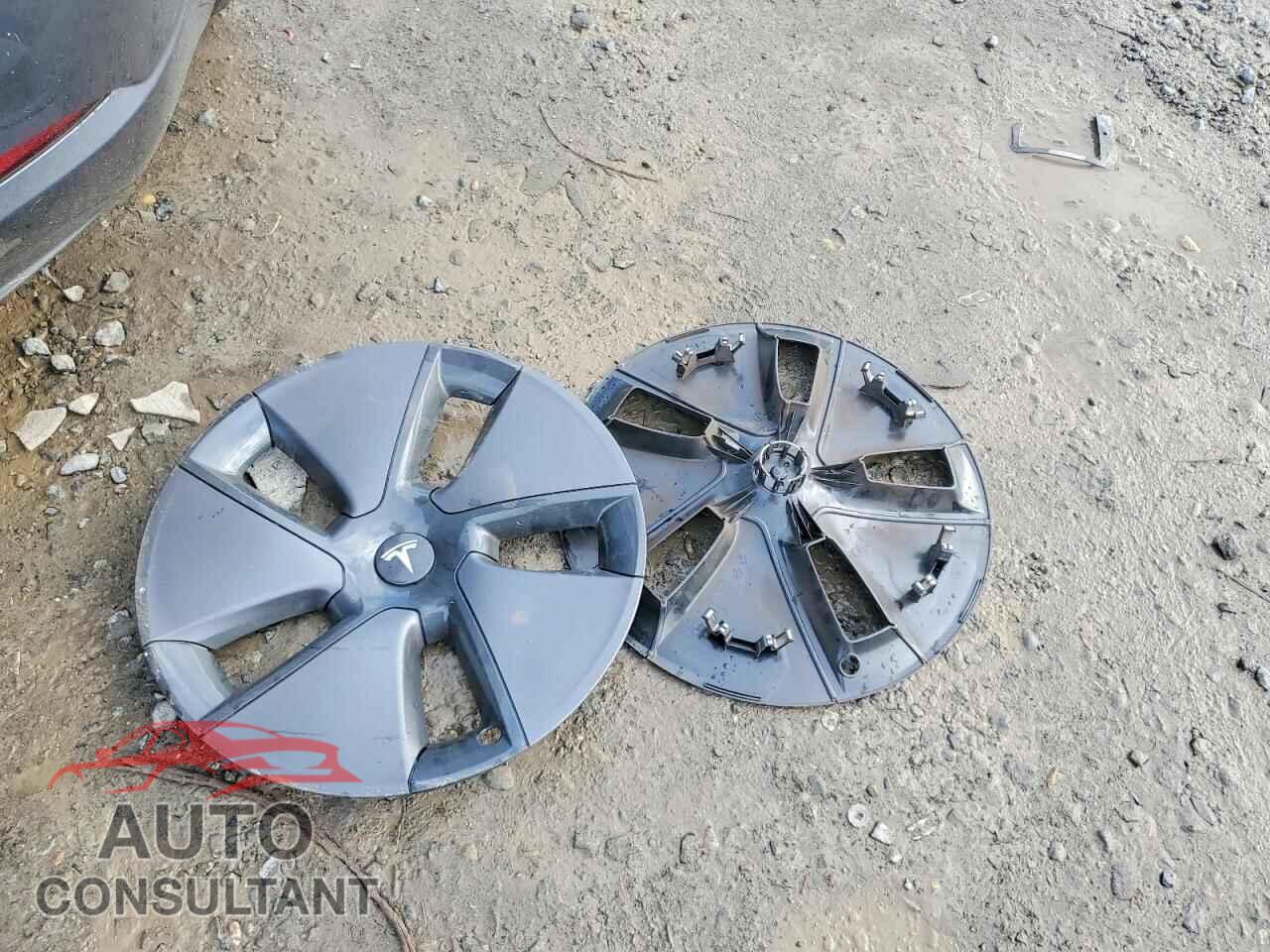 TESLA MODEL 3 2023 - 5YJ3E1EA1PF674983