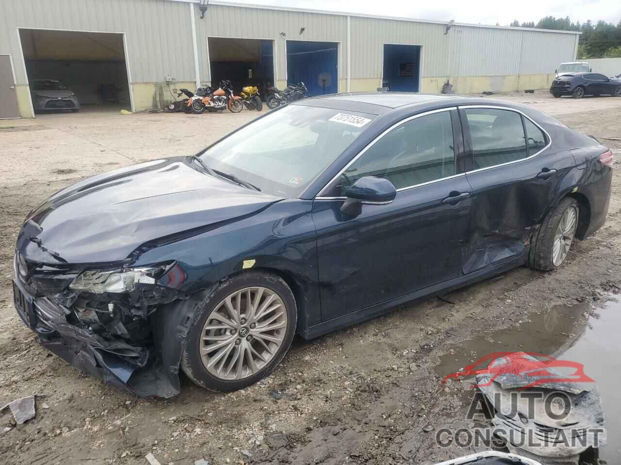 TOYOTA CAMRY 2018 - 4T1B11HKXJU522352