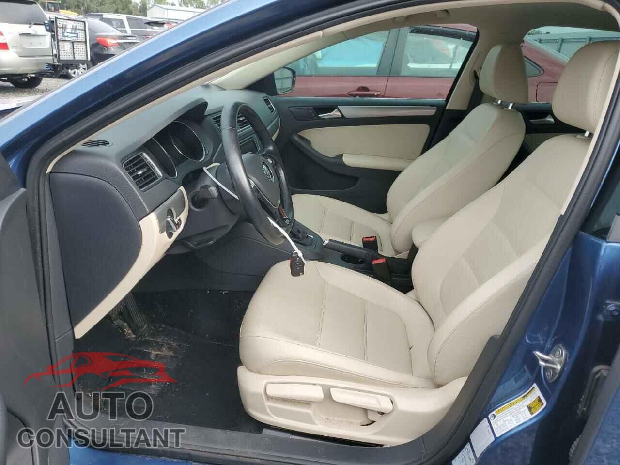 VOLKSWAGEN JETTA 2017 - 3VWDB7AJ9HM323674