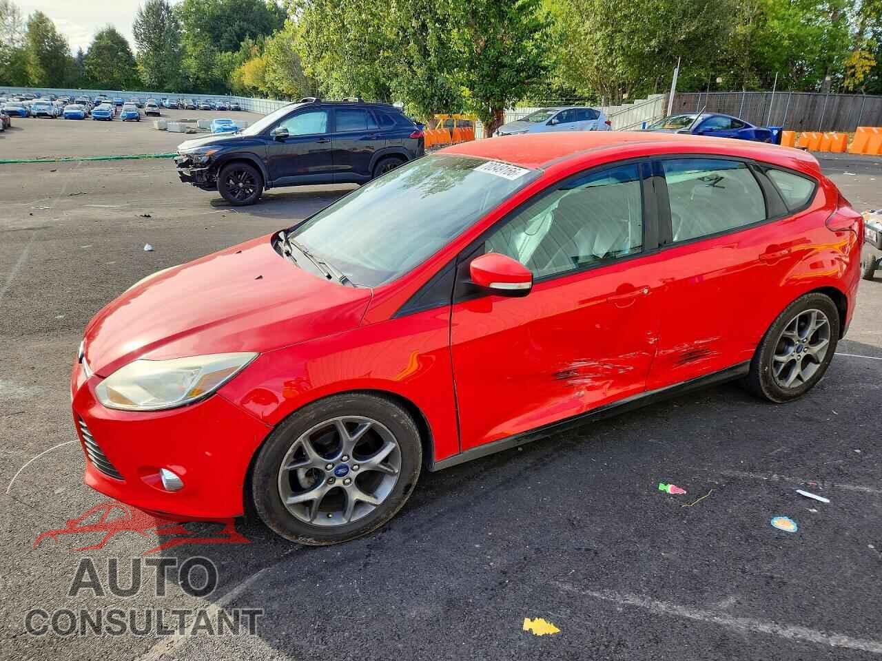 FORD FOCUS 2014 - 1FADP3K2XEL145927