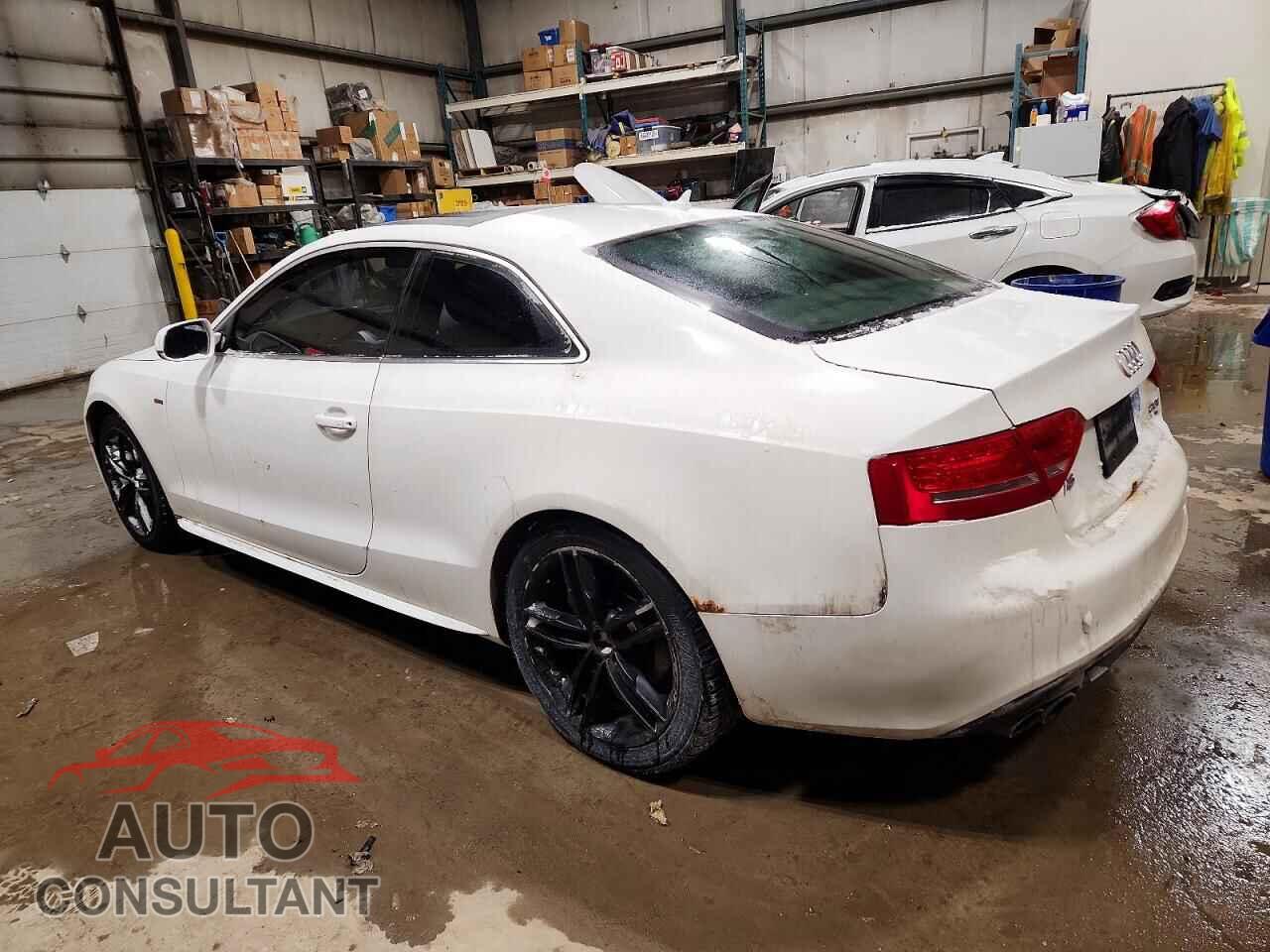 AUDI A5 2010 - WAUMFBFR9AA062457