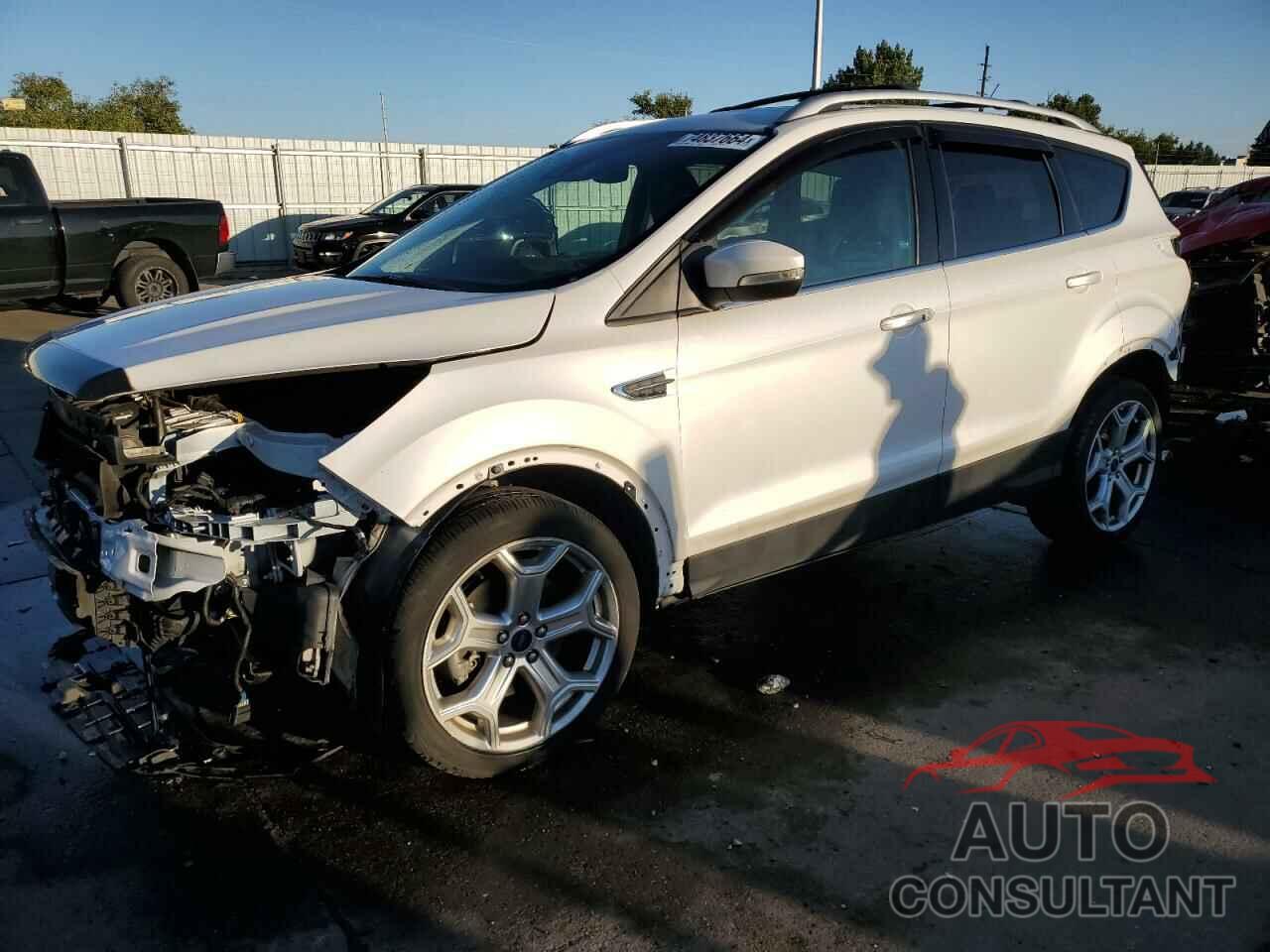 FORD ESCAPE 2017 - 1FMCU9J99HUA15406