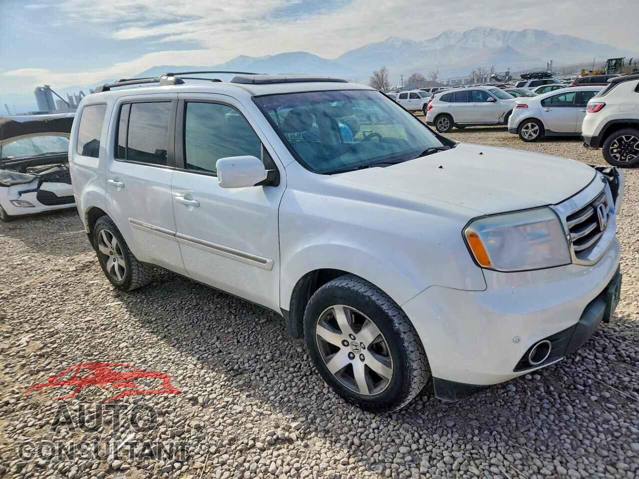 HONDA PILOT 2015 - 5FNYF4H94FB052995