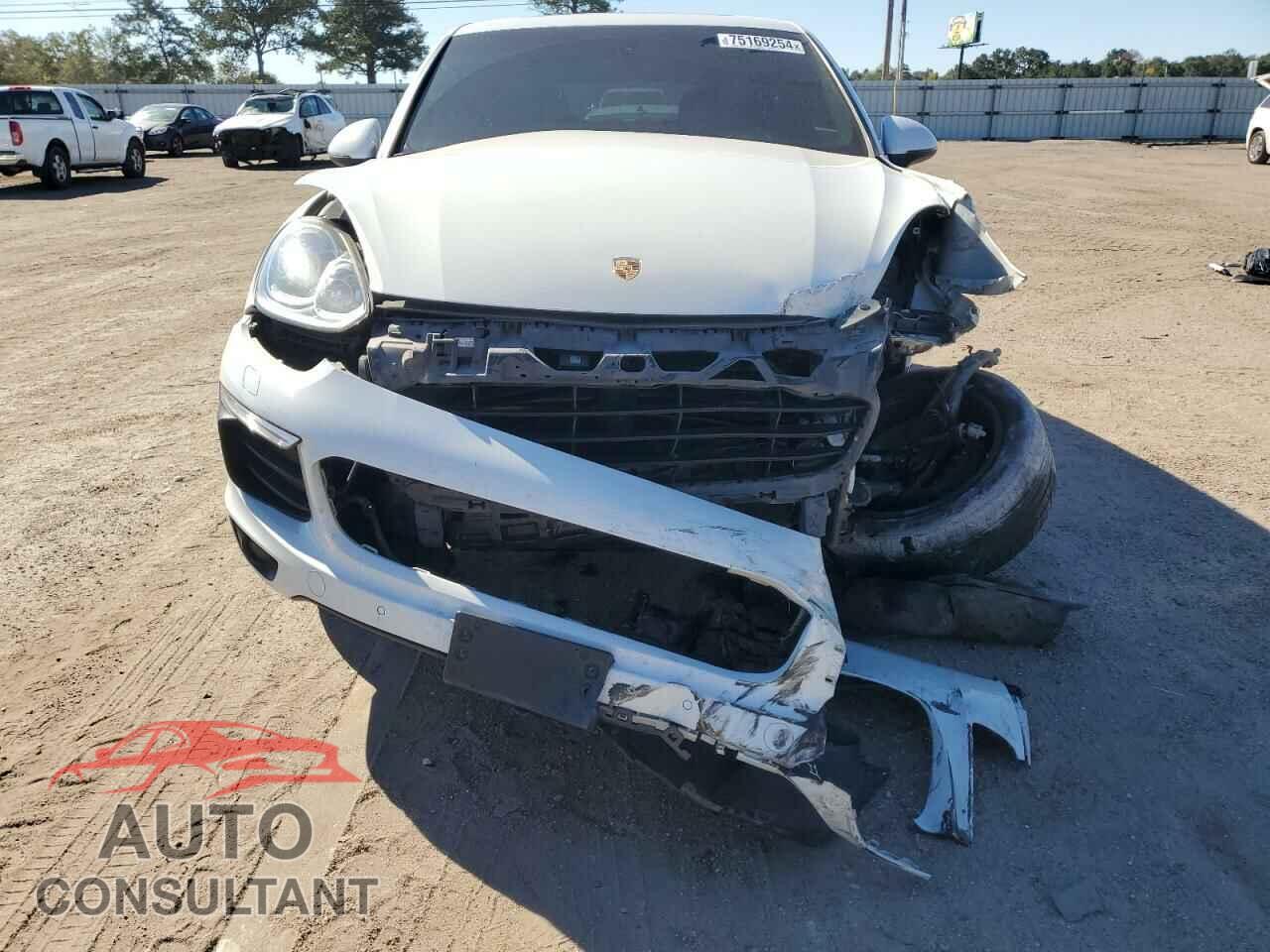 PORSCHE CAYENNE 2017 - WP1AA2A27HKA81008