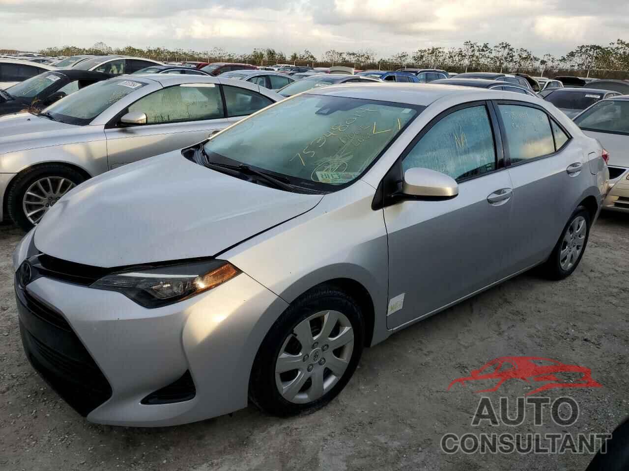 TOYOTA COROLLA 2018 - 5YFBURHE3JP739856