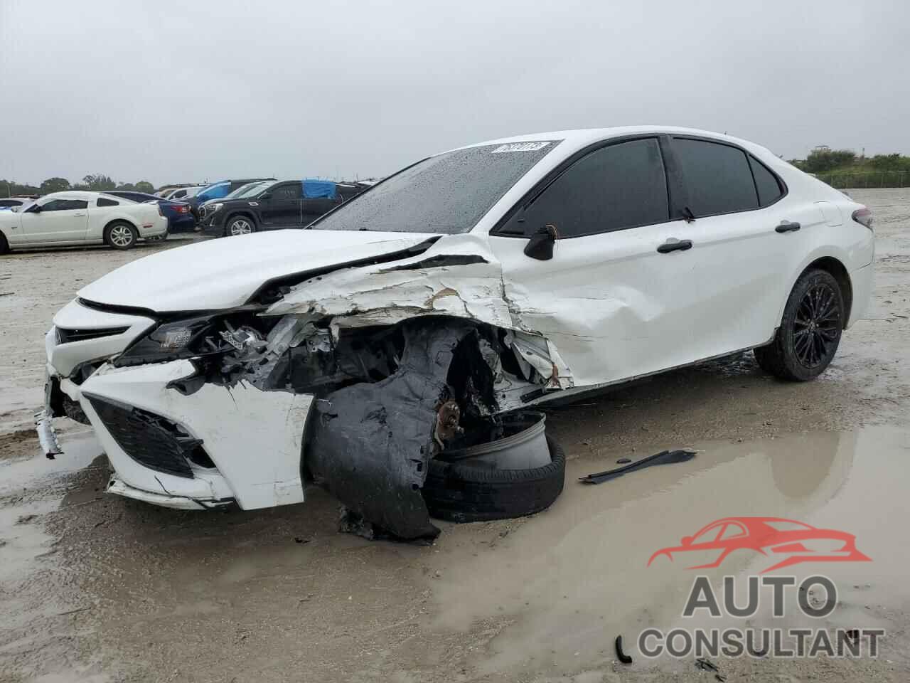 TOYOTA CAMRY 2021 - 4T1G11AK4MU436118