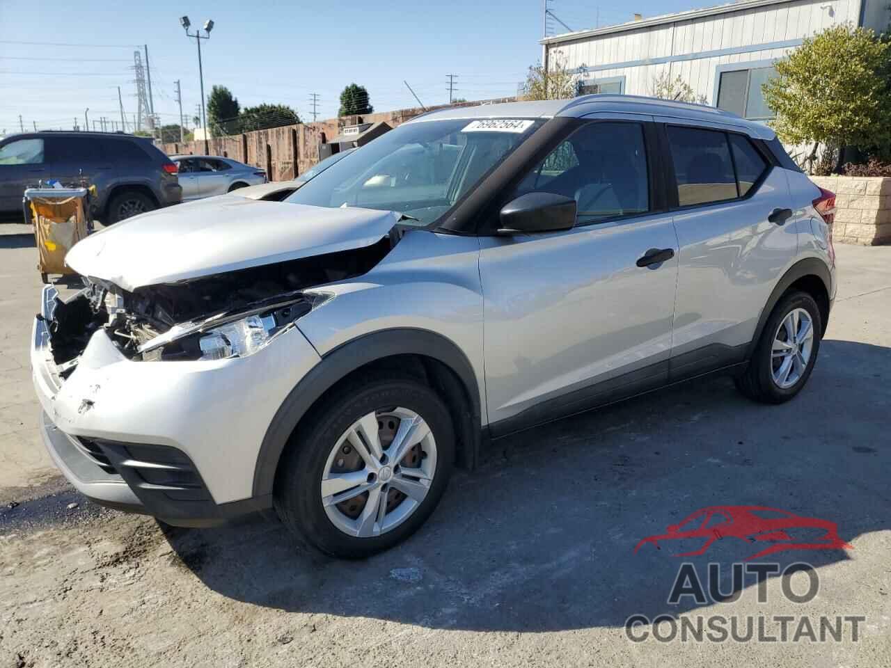 NISSAN KICKS 2018 - 3N1CP5CU9JL535906