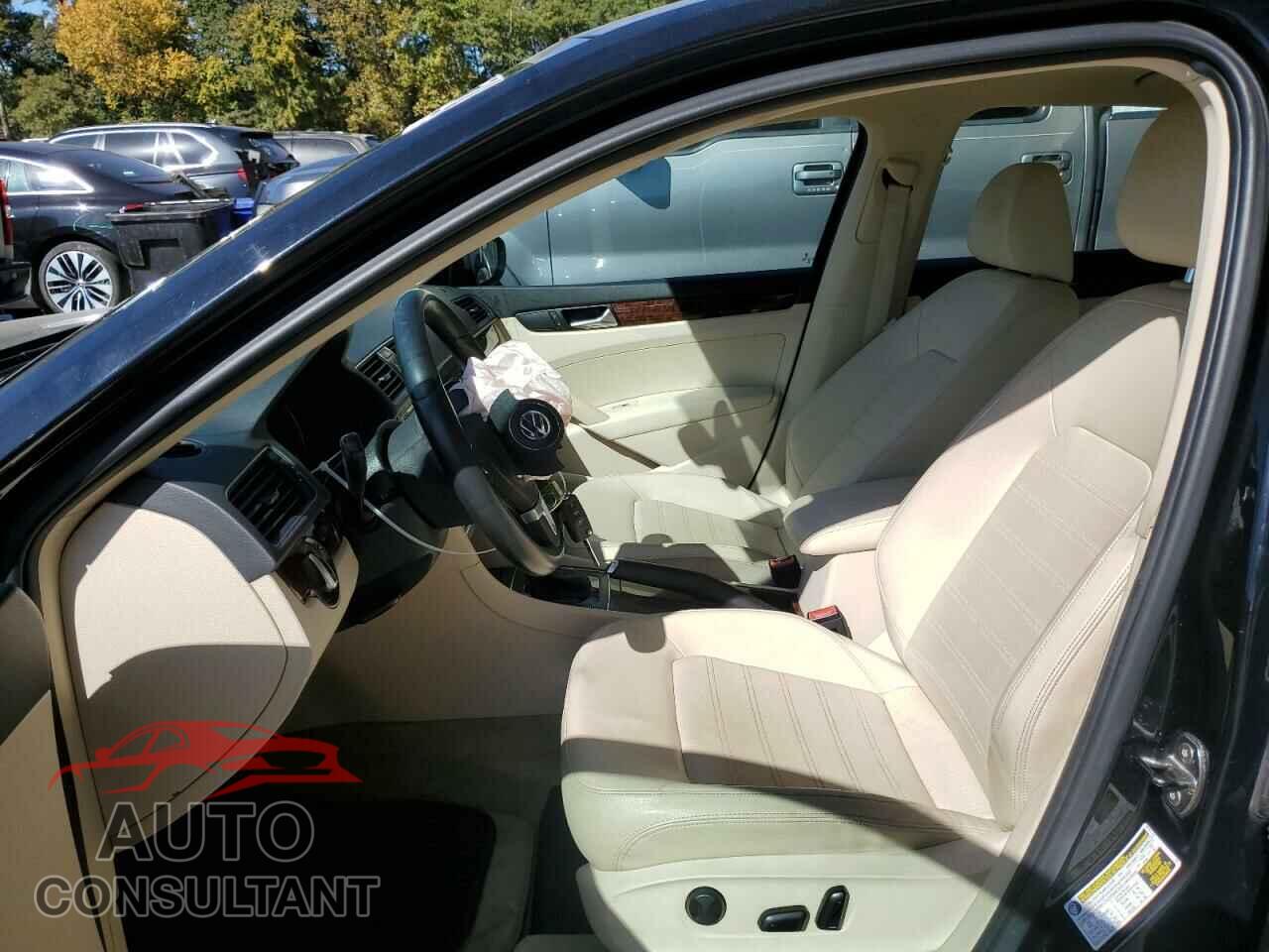 VOLKSWAGEN PASSAT 2012 - 1VWCH7A30CC032891