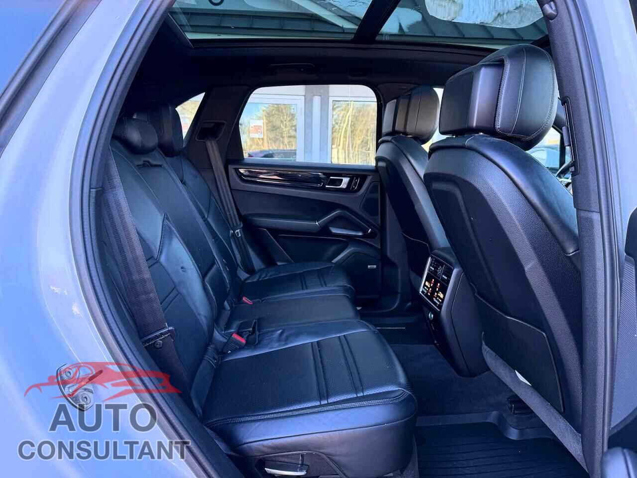 PORSCHE CAYENNE 2019 - WP1AA2AY2KDA00870